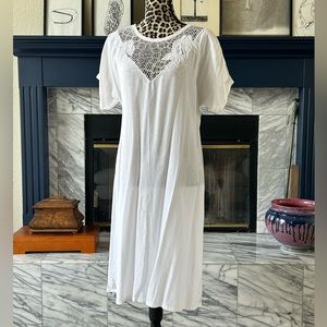 Vintage Hawaiian dress, very good condition.
